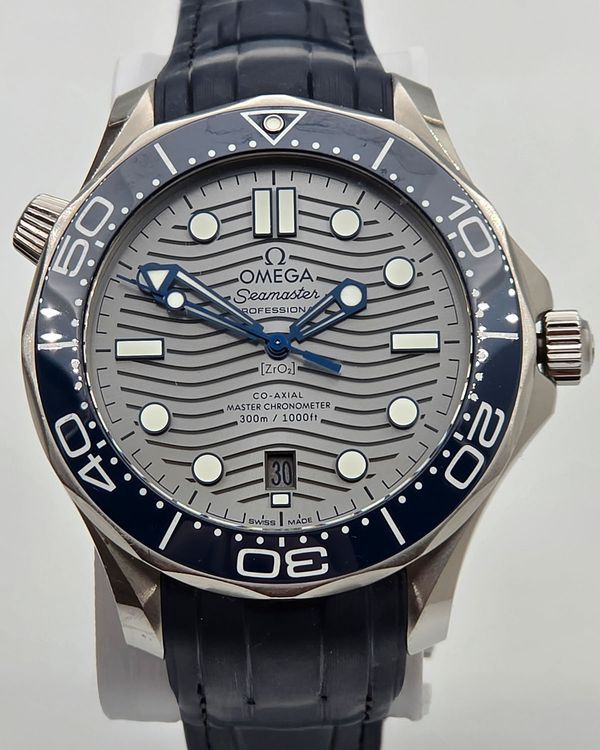 2022 Omega Seamaster Diver 300M 42MM Grey Dial Rubber Strap (210.32.42.20.06.001)
