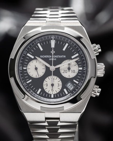 2024 Vacheron Constantin Overseas Chronograph "Reverse Panda" 42.5MM Black Dial Steel Bracelet (5520V/210A-B481)
