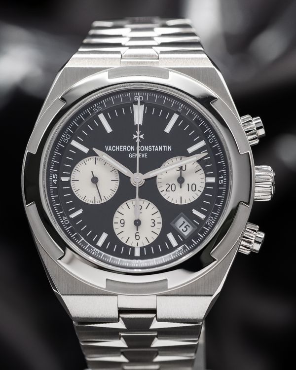 2024 Vacheron Constantin Overseas Chronograph "Reverse Panda" 42.5MM Black Dial Steel Bracelet (5520V/210A-B481)