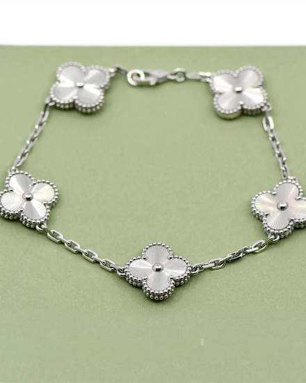 2022 Van Cleef & Arpels Alhambra Vintage 7.5IN 18K White Gold Bracelet (VCARP9XE00)