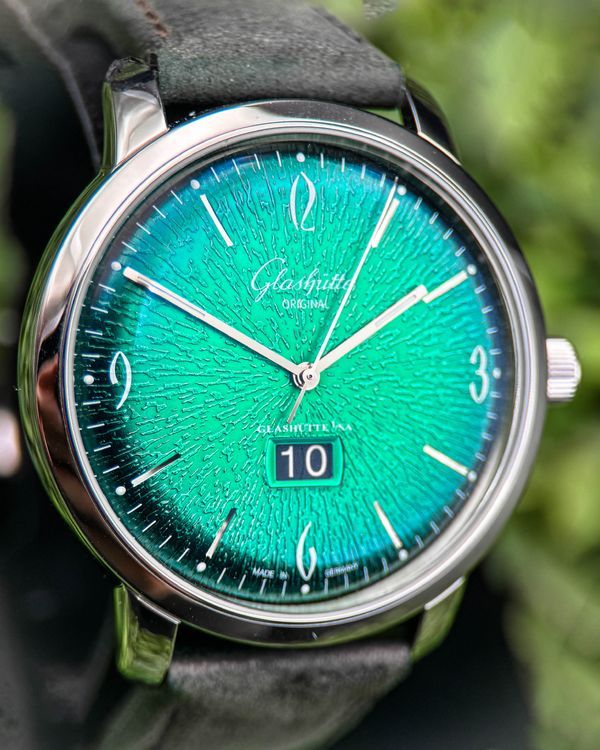 2024 Glashütte Original Sixties Panorama Date 42MM Green Dial Leather Strap (2-39-47-04-02-04)