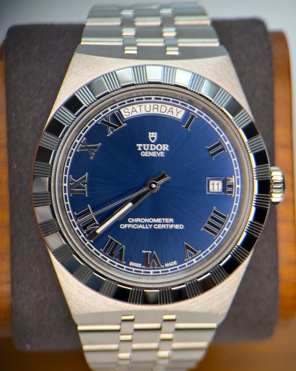 Tudor Royal (M2840D1A0)