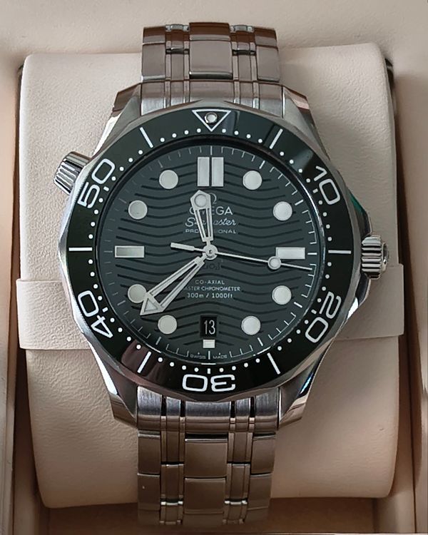 2024 Omega Seamaster Diver 300M "Seaweed" 42MM Green Dial Steel Bracelet (210.30.42.20.10.001)