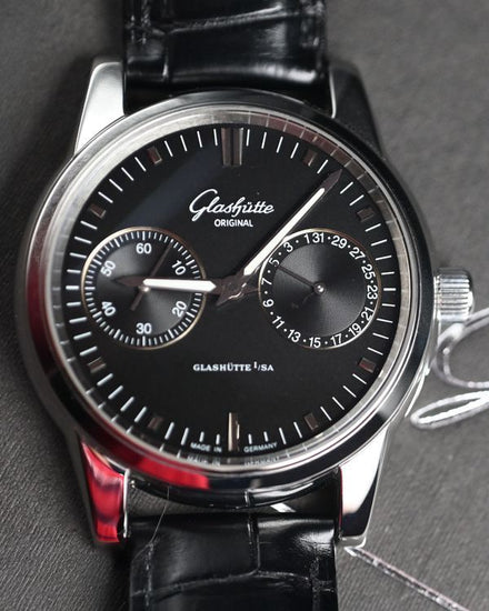 2011 Glashütte Original Senator Hand Date 40MM Black dial Leather Strap (1-39-58-01-02-04)