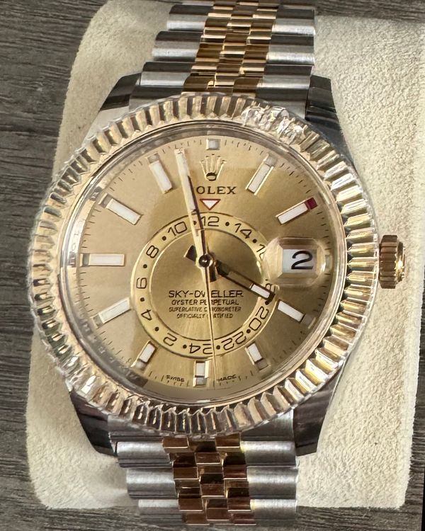 2022 Rolex Sky-Dweller 42MM Champagne Dial Two-Tone Jubilee Bracelet (326933)