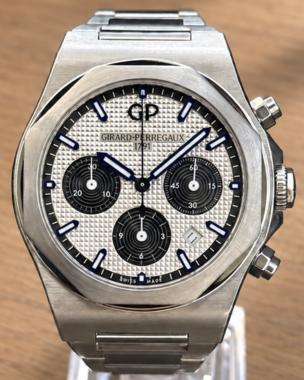 No Reserve - 2024 Girard Perregaux Laureato Chronograph 42MM Silver Dial Steel Bracelet (81020-11-131-11A)