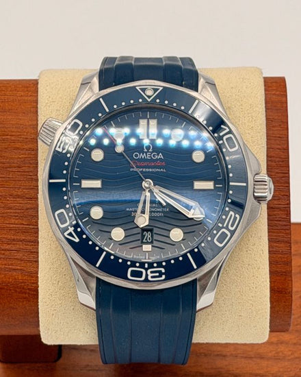 2024 Omega Seamaster Diver 300M 42MM Blue Dial Rubber Strap (210.32.42.20.03.001)
