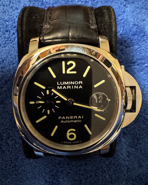 No Reserve - 2011 Panerai Luminor Marina 44MM Black Dial Leather Strap (PAM00104)