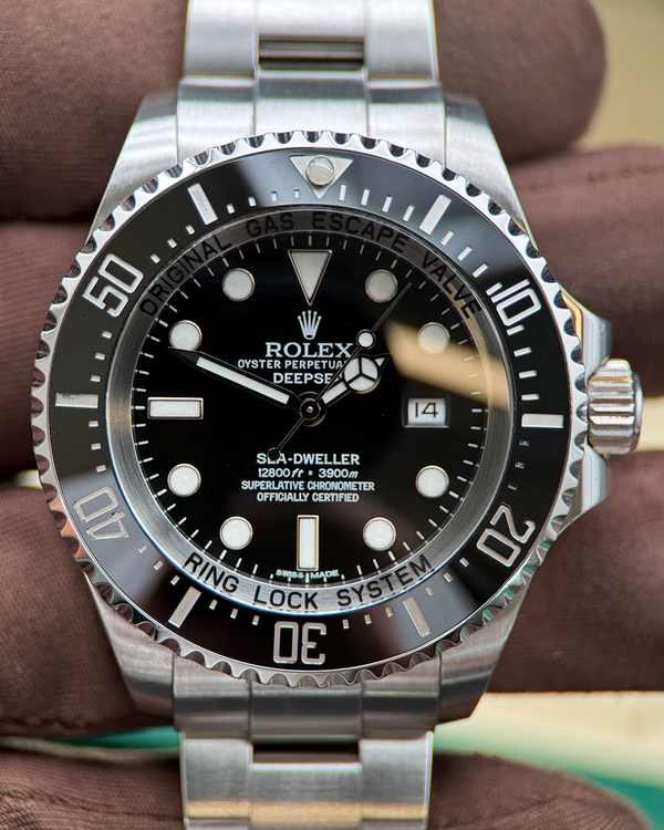 Rolex Sea-Dweller 4000 40MM Black Dial Oyster Bracelet (116600)