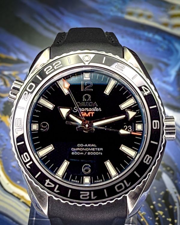 2017 Omega Seamaster Planet Ocean GMT 43.5MM Black Dial Rubber Strap (232.32.44.22.01.001)