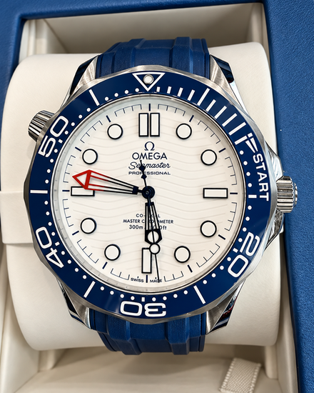 2026 Omega Seamaster Diver 300M "America’s Cup" S.E. 42MM White Dial Rubber Strap (210.30.42.20.04.002)