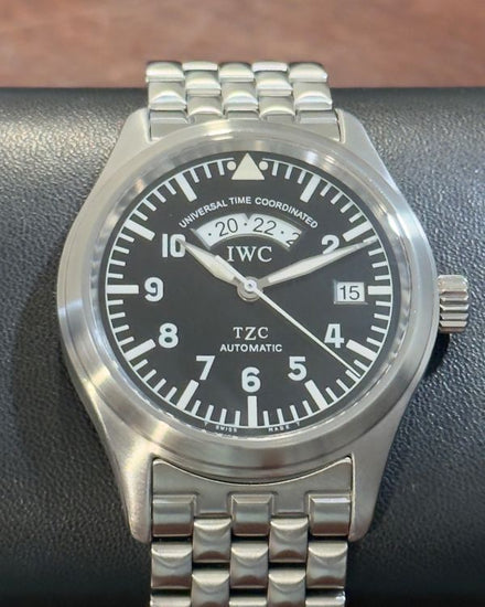 No Reserve - IWC Schaffhausen Spitfire Mark XV "Die Fliegeruhr UTC" 38MM Black Dial Steel Bracelet (IW3251002)