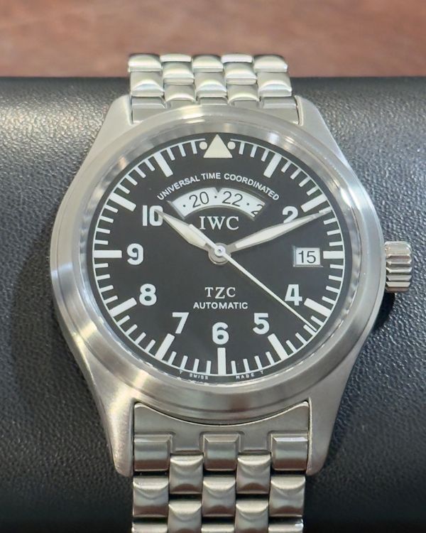 No Reserve - IWC Schaffhausen Spitfire Mark XV 38MM Black Dial Steel Bracelet (IW3251002)