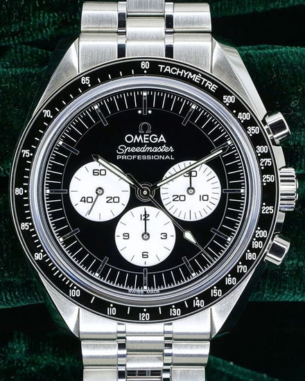 2026 Omega Speedmaster Professional Moonwatch "Reverse Panda" 42MM Black Dial Steel Bracelet (310.30.42.50.01.004)