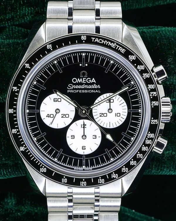 2026 Omega Speedmaster Professional Moonwatch "Reverse Panda" 42MM Black Dial Steel Bracelet (310.30.42.50.01.004)
