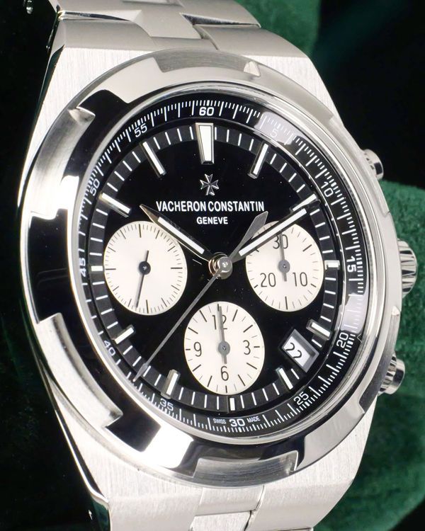 2023 Vacheron Constantin Overseas Chronograph "Panda" 42.5MM Black Dial Steel Bracelet (5500V/110A-B481)
