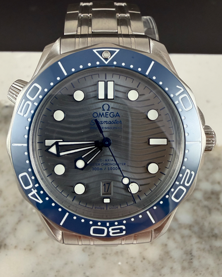 No Reserve - 2024 Omega Seamaster Diver 300M 42MM Grey Dial Steel Bracelet (210.30.42.20.06.001)