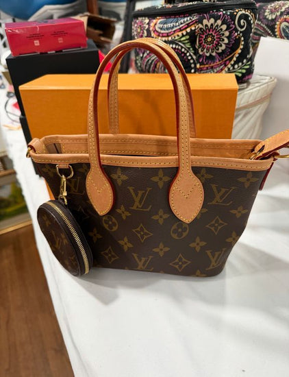 2023 Louis Vuitton Neverfull BB Monogram Medium Canvas Gold-Tone Hardware (Neverfull)