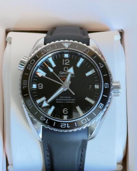 2024 Omega Seamaster Planet Ocean 600M GMT 43.5MM Black Dial Rubber Strap (232.32.44.22.01.001)
