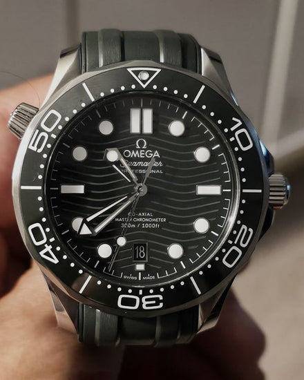 2025 Omega Seamaster Diver 300M 42MM Green "Seaweed" Dial Rubber Strap (210.32.42.20.10.001)
