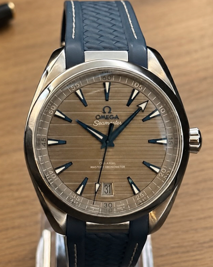 No Reserve - 2023 Omega Seamaster Aqua Terra 150M Grey Dial Rubber Strap (220.12.41.21.06.001)