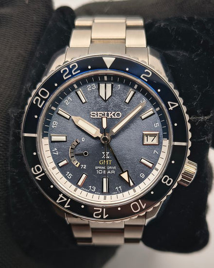 Seiko Diver 44.8MM Blue Dial Titanium Bracelet (SNR055)