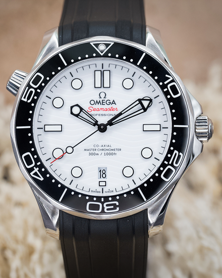 2024 Omega Seamaster Diver 300M 42MM White Dial Rubber Strap (210.32.42.20.04.001)