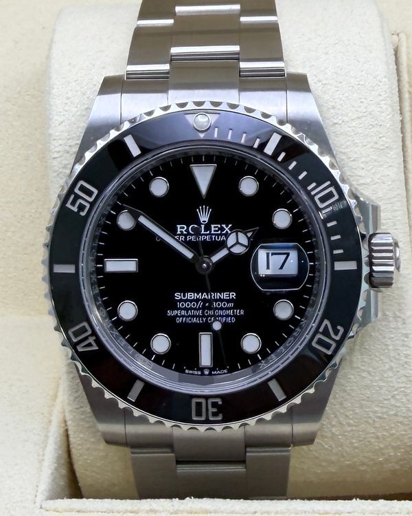 Rolex Submariner (126610LN)