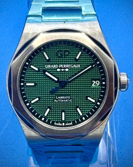2023 Girard Perregaux Laureato 42MM Green Dial Steel Bracelet (81010.11.3153.1CM)