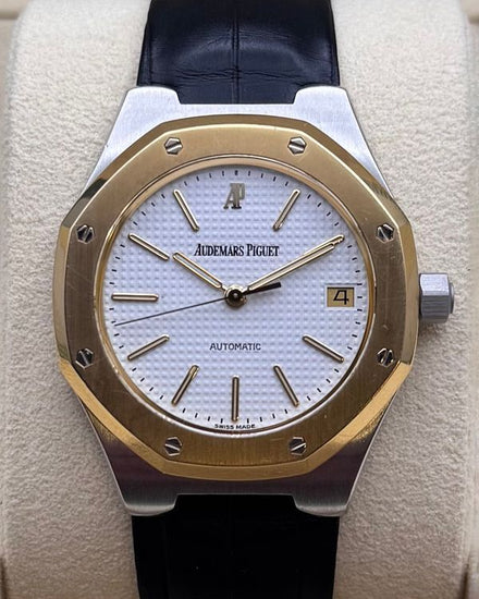No Reserve - 2005 Audemars Piguet Royal Oak 36MM White Dial Leather Strap (14800SA.OO.D009XX.01)