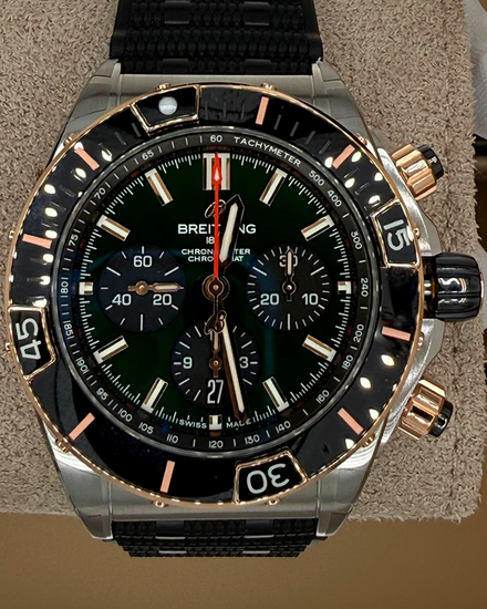 2026 Breitling Super Chronomat B01 44MM Green Dial Rubber Strap (UB0136251L1S1)