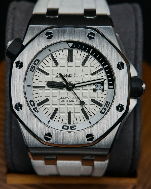No Reserve - 2016 Audemars Piguet Royal Oak Offshore Diver 42MM White Dial Rubber Strap (15710ST.OO.A002CA.02)