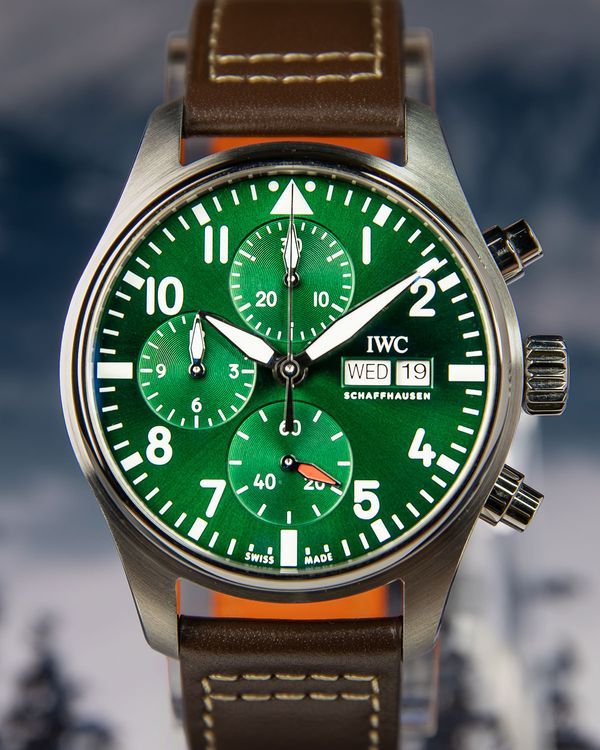 2021 IWC Schaffhausen Pilot Chronograph 41MM Green Dial Leather Strap (IW388103)