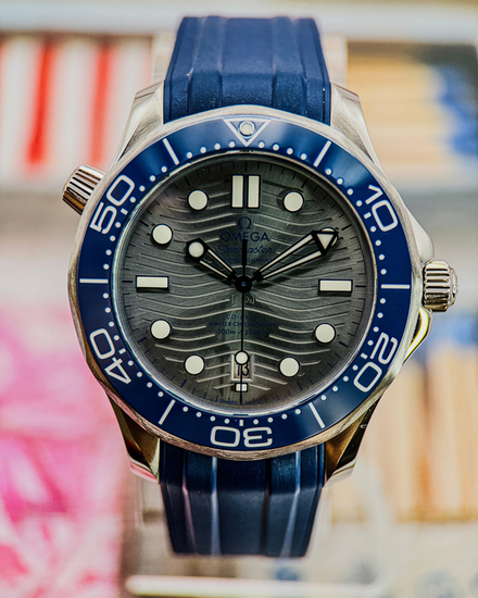 2021 Omega Seamaster Diver 300M 42MM Grey Dial Rubber Strap (210.32.42.20.06.001)
