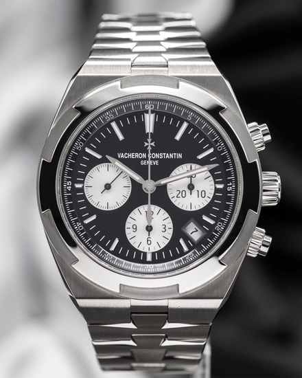 2024 Vacheron Constantin Overseas Chronograph "Reverse Panda" 42.5MM Black Dial Steel Bracelet (5520V/210A-B481)