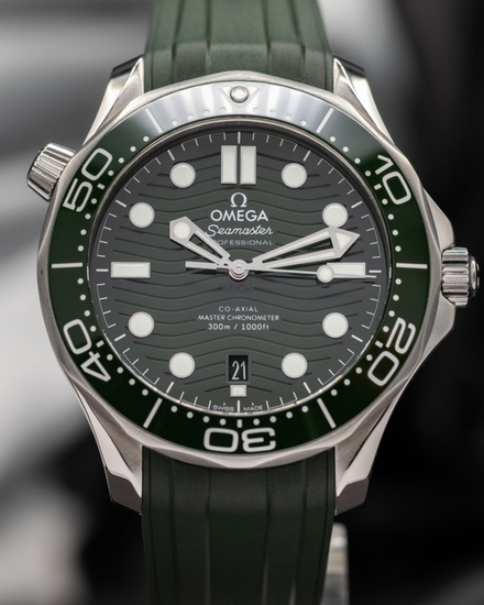 2024 Omega Seamaster Diver 300M "Seaweed" 42MM Green Dial Rubber Strap (210.32.42.20.10.001)