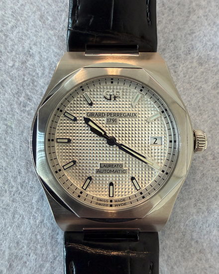 2025 Girard Perregaux Laureato 38MM Silver Dial Leather Strap (81005-11-131-BB6A)