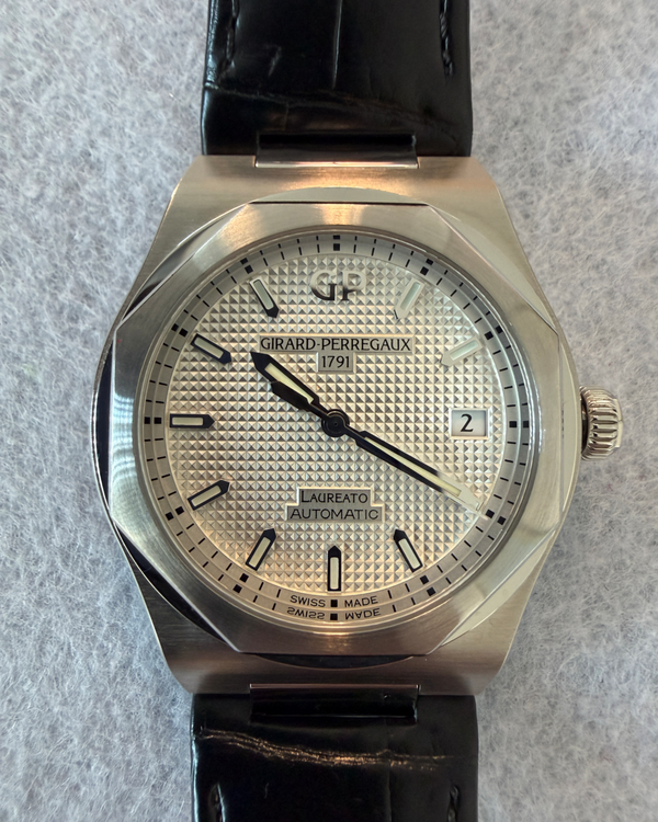 2025 Girard Perregaux Laureato 38MM Silver Dial Leather Strap (81005-11-131-BB6A)