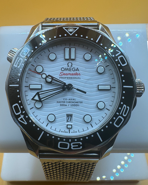 2022 Omega Seamaster Diver 300M 42MM White Dial Steel Bracelet (210.30.42.20.04.001)