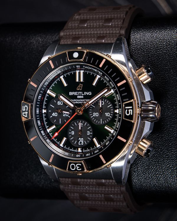 2024 Breitling Super Chronomat B01 44MM Green Dial Rubber Strap (UB0136251L1S1)