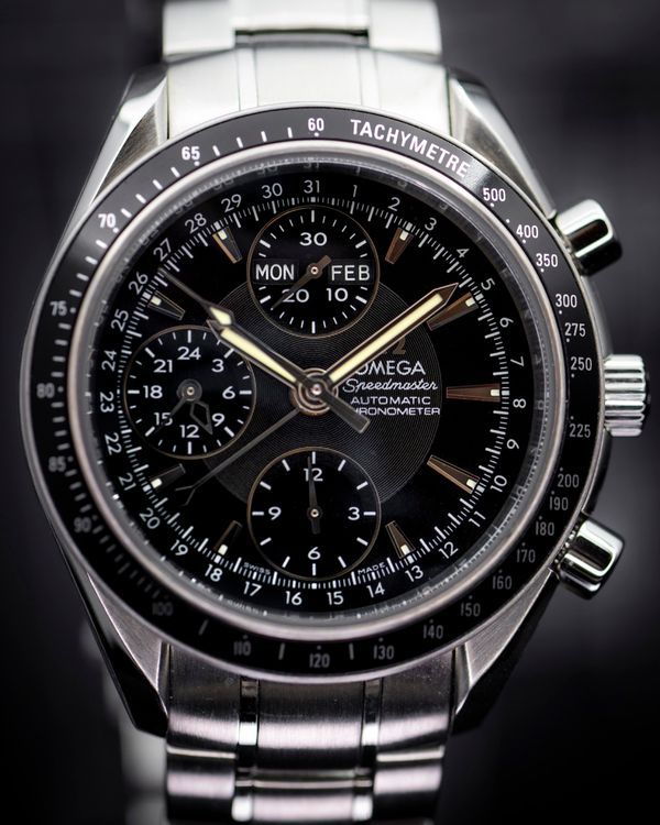 No Reserve - 2017 Omega Speedmaster Day-Date 40MM Black Dial Steel Bracelet (3220.50.00)