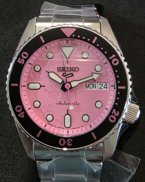 No Reserve - 2026 Seiko 5 Sports SKX Series "Pink Panther" L.E. 38MM Pink Dial Steel Bracelet (SRPM07)