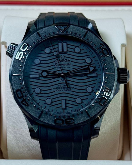 2026 Omega Seamaster Diver 300M "Black Black" 43.5MM Black Dial Rubber Strap (210.92.44.20.01.003)