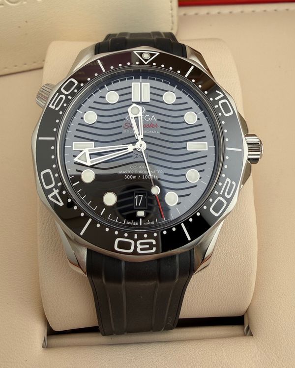2023 Omega Seamaster Diver 300M 42MM Black Dial Rubber Strap (210.32.42.20.01.001)