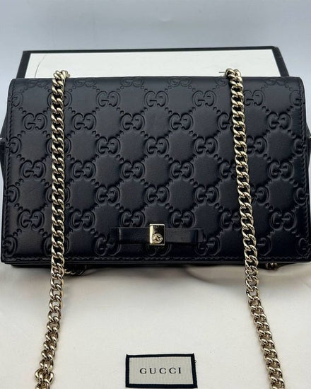 Gucci Guccissima Crossbody Medium Bag Black Leather Gold-Tone Hardware Chain Strap (Guccissima)