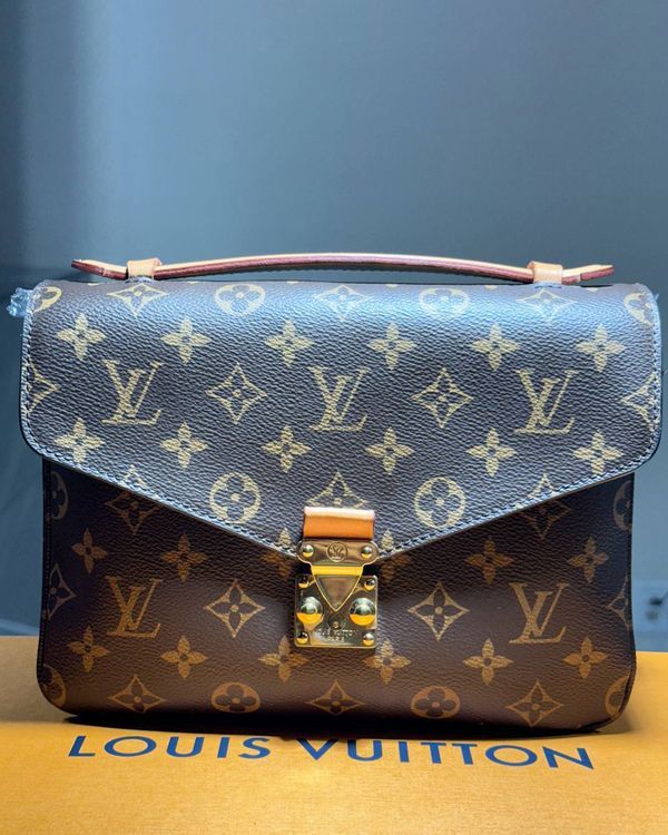 Louis Vuitton Pochette Métis Brown Monogram Coated Canvas Gold-Tone Hardware Leather Strap  (M44875)