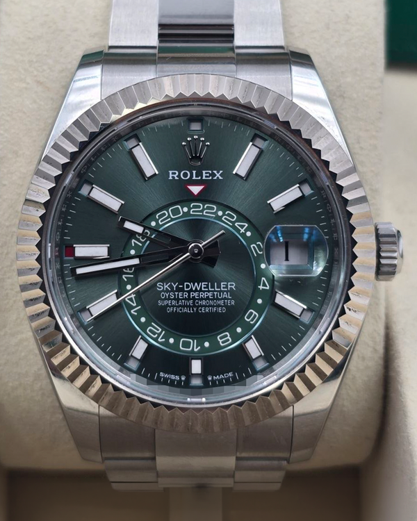 2025 Rolex Sky-Dweller 42MM Green Dial Oyster Bracelet (336934)