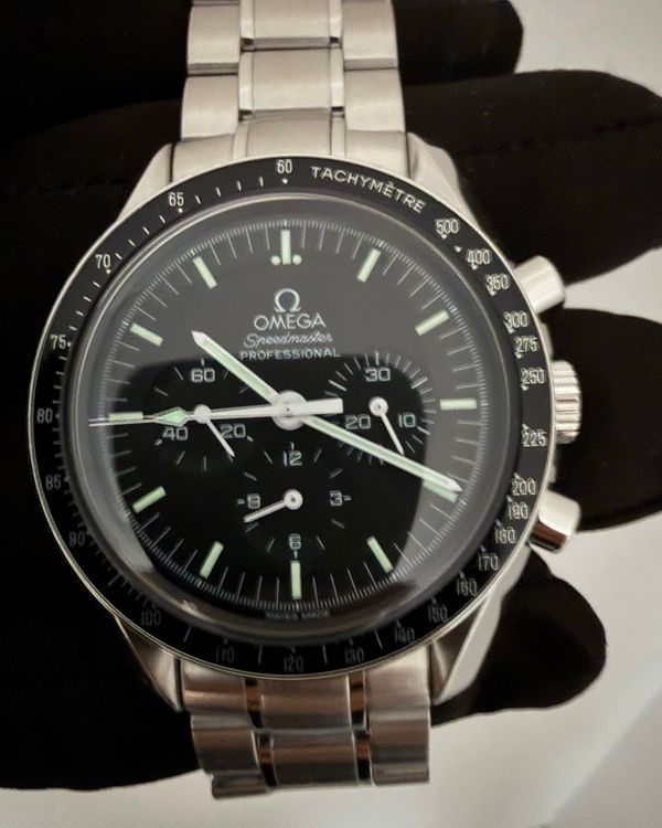 No Reserve - Omega Speedmaster Professional Moonwatch 42MM Black Dial Steel Bracelet (3572.50.00)