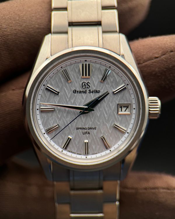 2026 Grand Seiko Evolution 9 Spring Drive 37MM Silver Dial Titanium Bracelet (SLGB003)