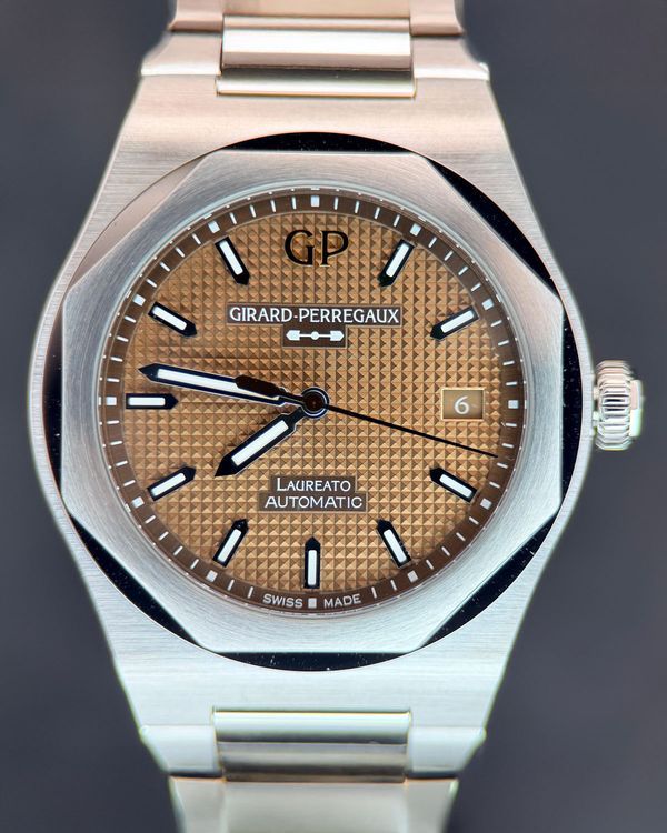 2026 Girard Perregaux Laureato 38MM Cooper Dial Steel Bracelet (81005-11-3154-1CM)